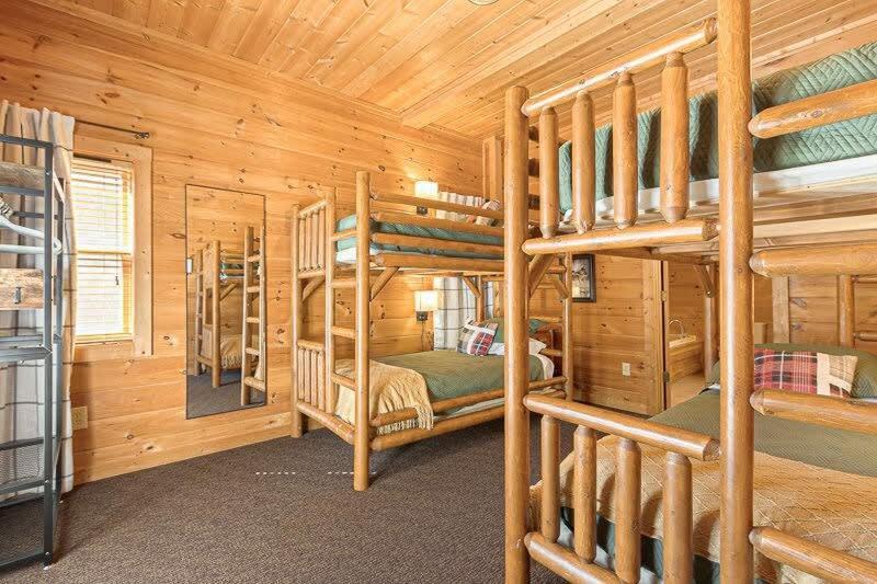 Movie Theater Hot Tub View Mountain Escape Villa Gatlinburg Exterior photo