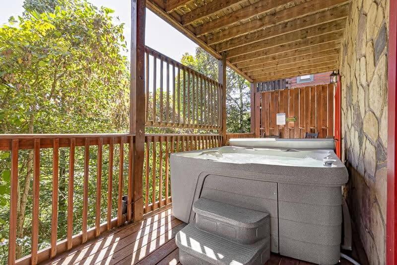 Movie Theater Hot Tub View Mountain Escape Villa Gatlinburg Exterior photo